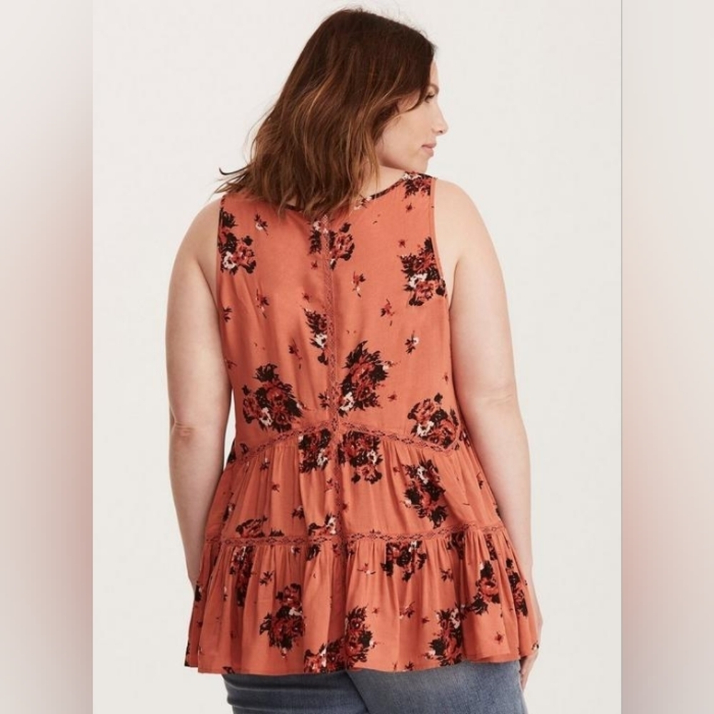 Torrid Floral Print Challis Lace Inset Tank Top. Size 1 - Picture 6 of 12